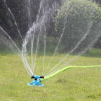 Rotating garden sprinkler spray pattern