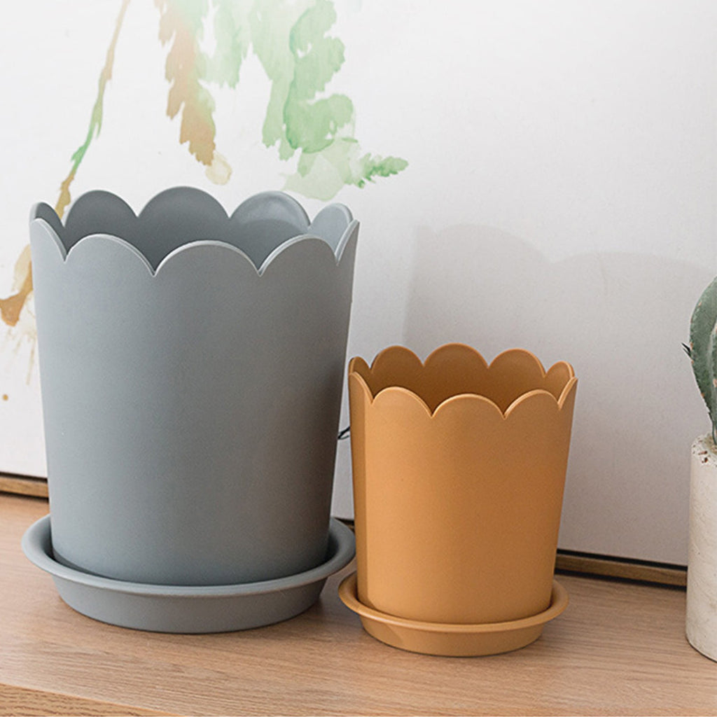 Modern Plastic Plant Pot with Saucer, 10.5 cm – Orange