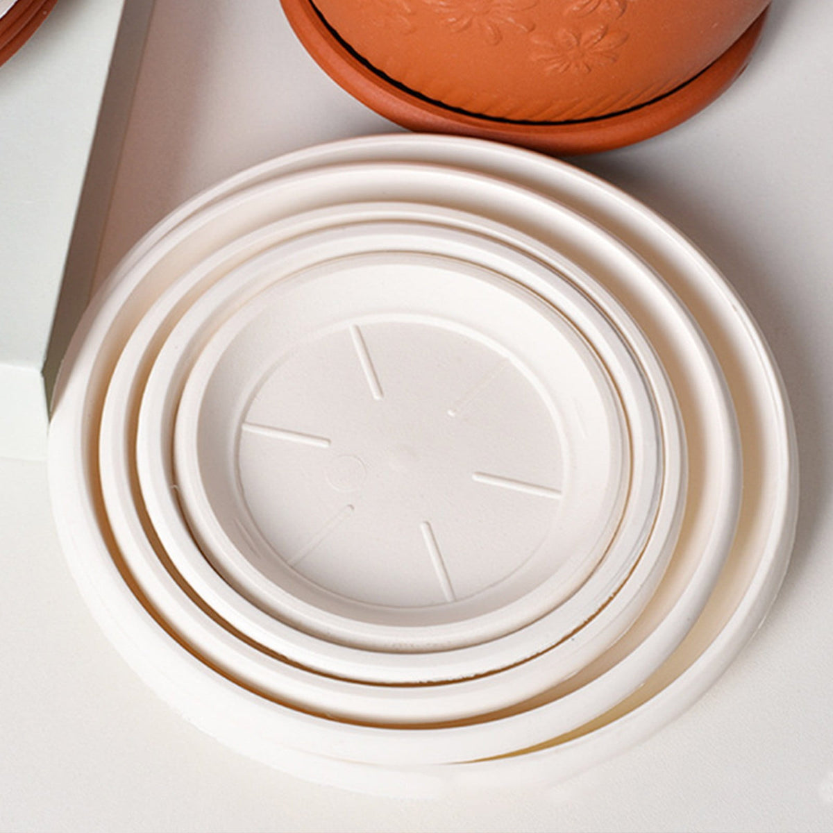 Heavy-Duty Plastic Plant Saucers, 15 cm – Pack of 6, White