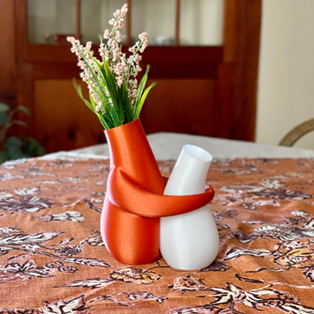 3D-Printed Hugging Vases, Decorative Desk Vase Pair – Style A